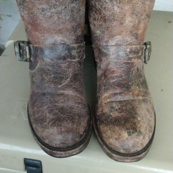 FRYE VERONICA BOOTS DISTRESSED - Picture 3 of 11